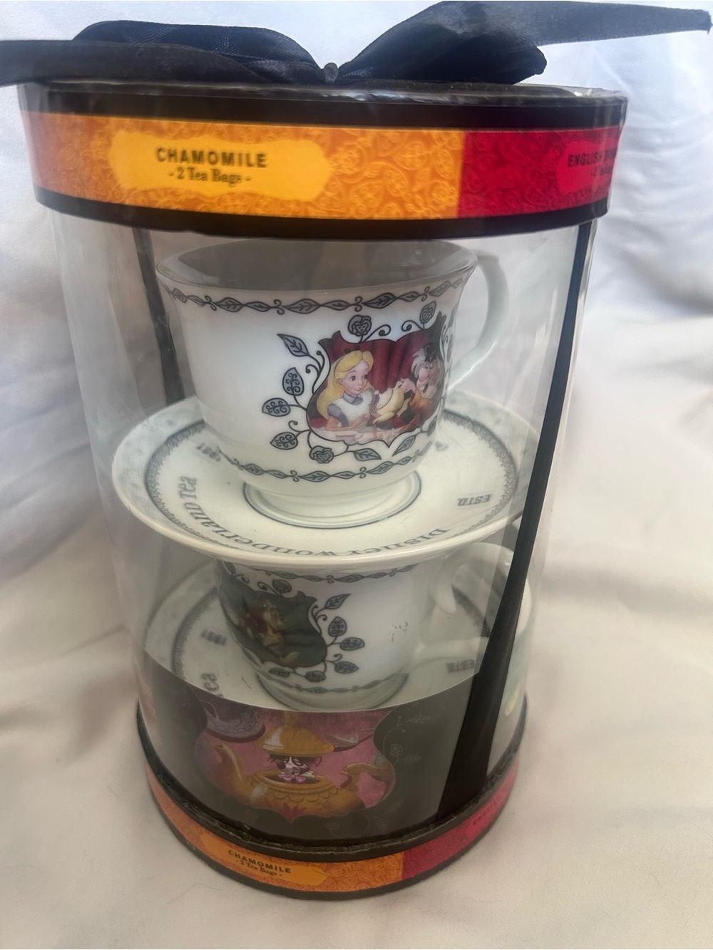 Alice in Wonderland Teacup & Saucer set